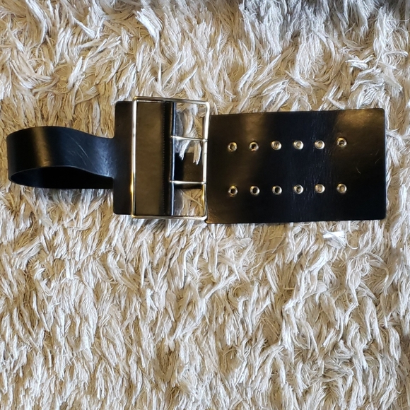 SOLD. Authentic Gianfranco Ferre big buckle belt - Picture 5 of 11